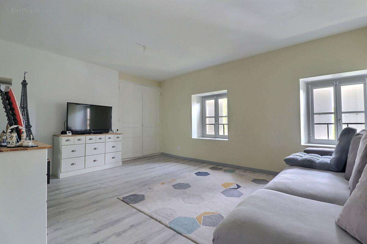 Appartement à VALREAS