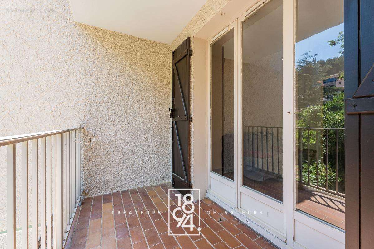 Appartement à SAINT-CYR-SUR-MER