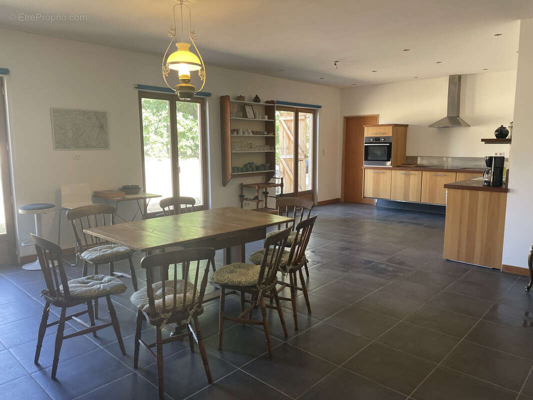 Maison contemporaine de plain-pied construite en 2015    tres économe en énergie   belle vue sur les Pyrénées - photo 22