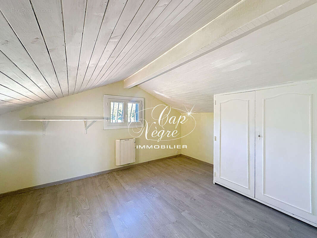 Appartement à BORMES-LES-MIMOSAS