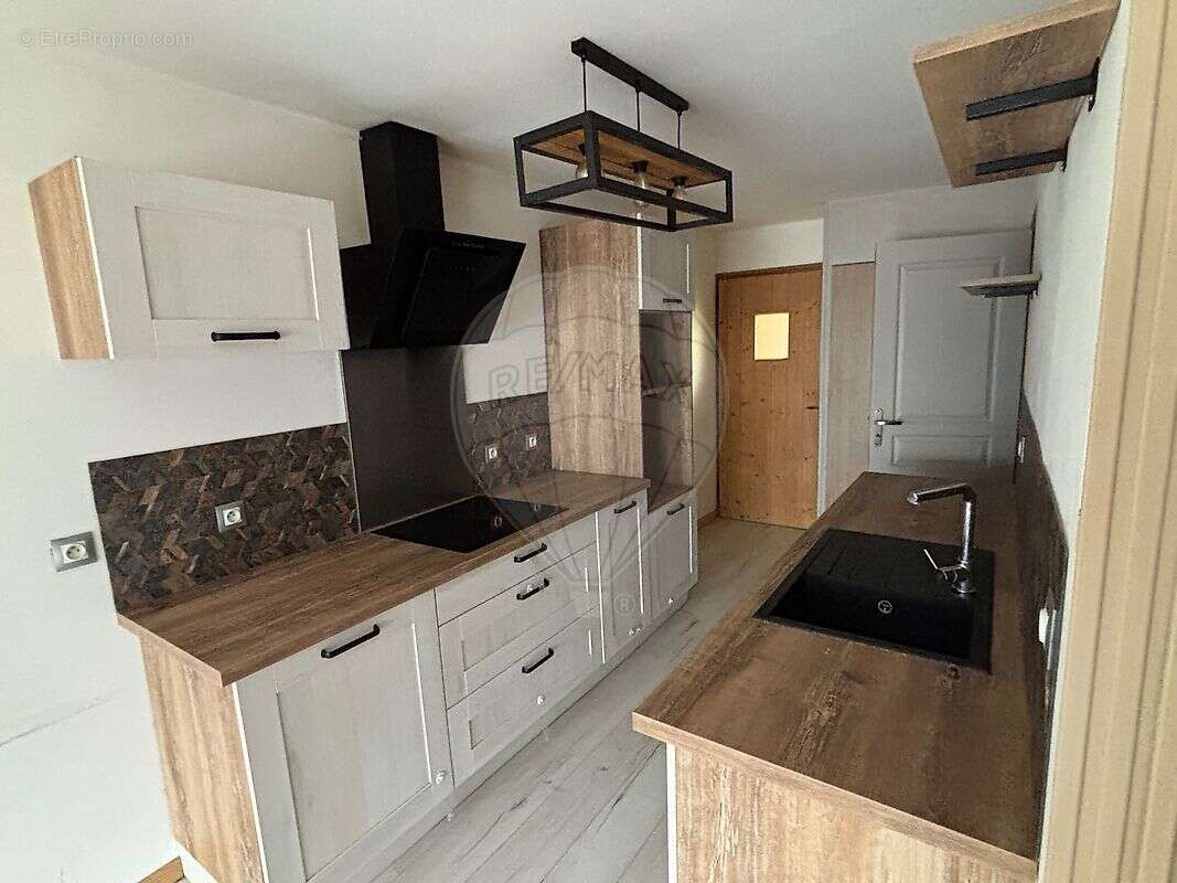 Appartement à MORILLON