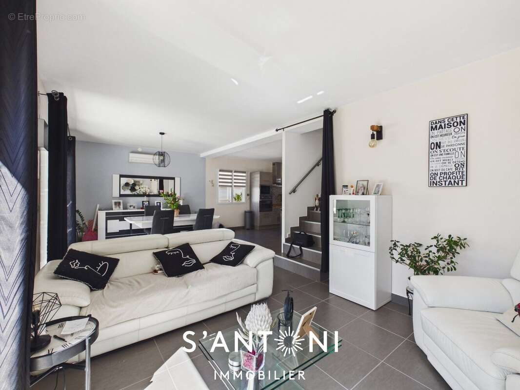 Maison à SAUVIAN