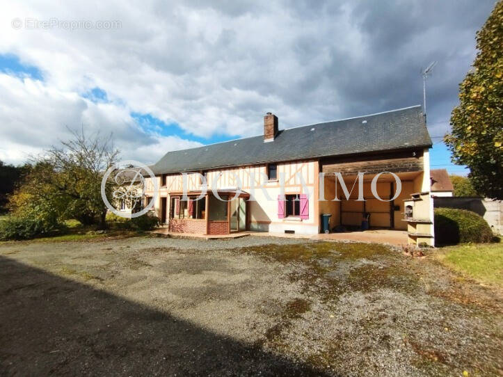 Maison à CREVECOEUR-LE-GRAND