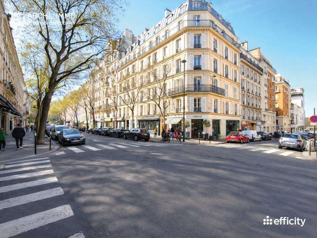 Appartement à PARIS-17E