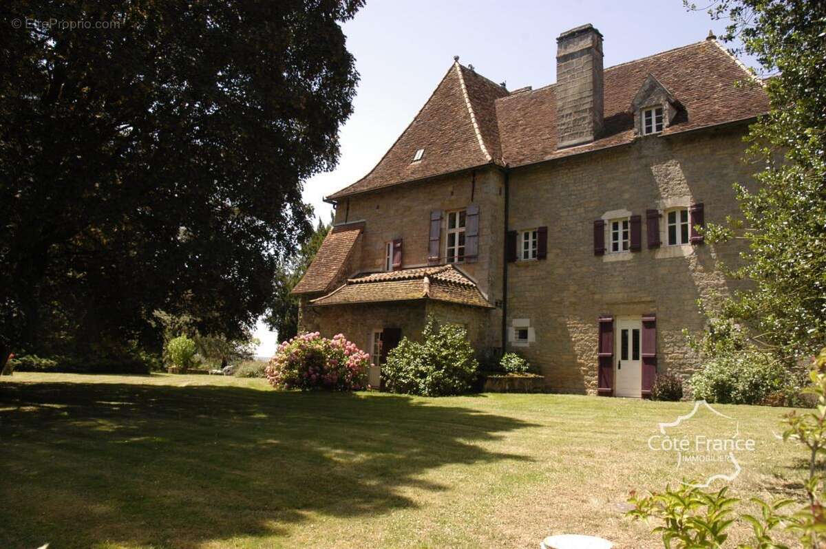 Château du XVIIe siècle avec maison d'amis, salle d'armes, t - photo 4
