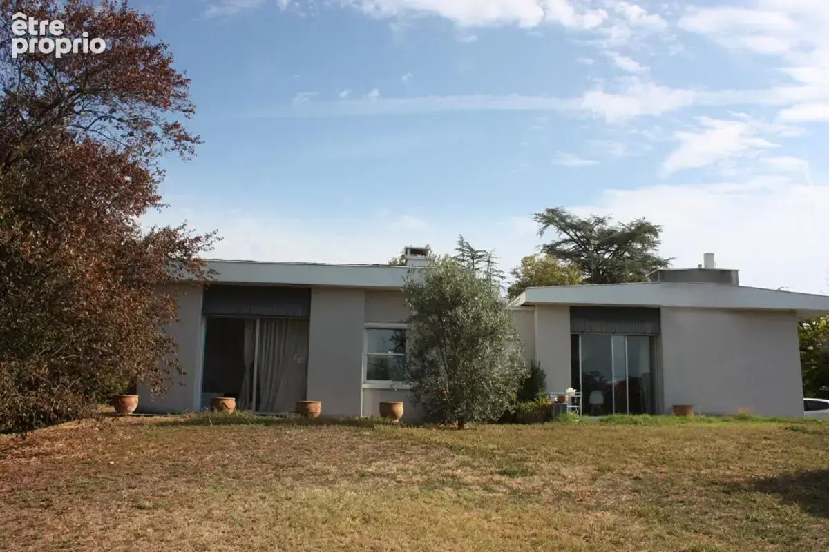 Maison Brindas T6 de195 m2 terrain individuel 1640 m² - photo 3