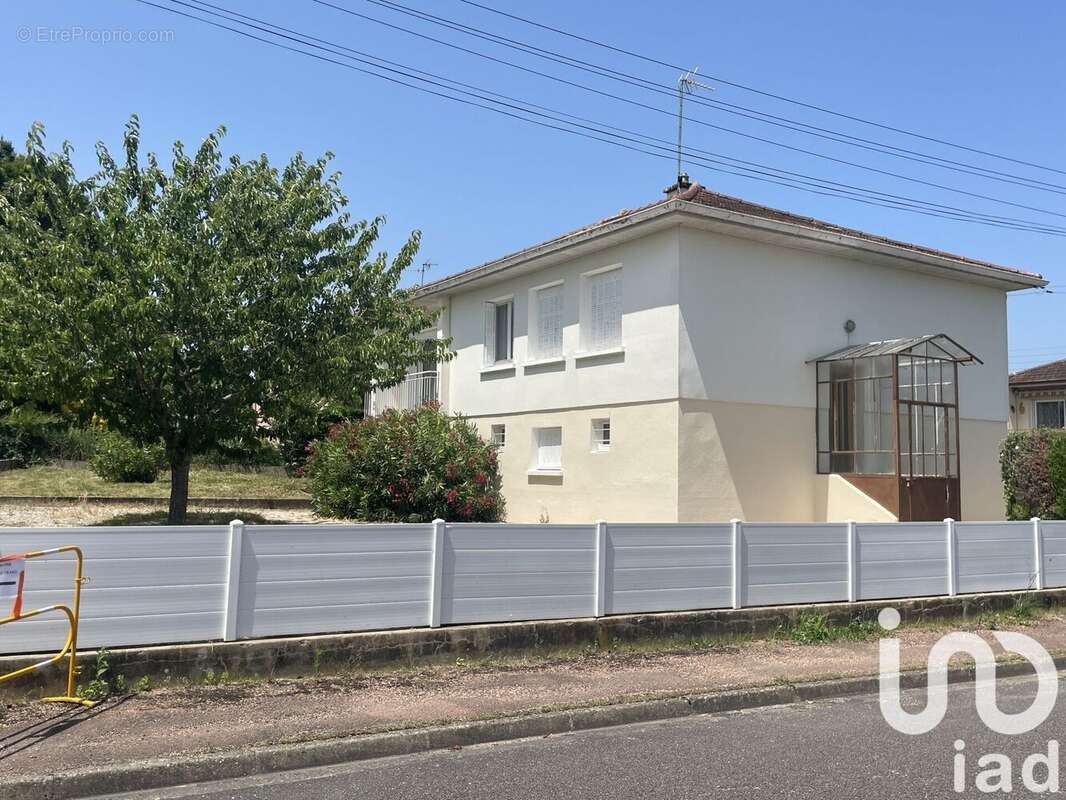 Photo 3 - Maison à CHATENOY-LE-ROYAL