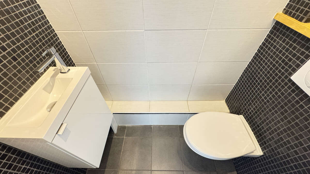 Maison à SAINT-LAURENT-DE-LA-SALANQUE