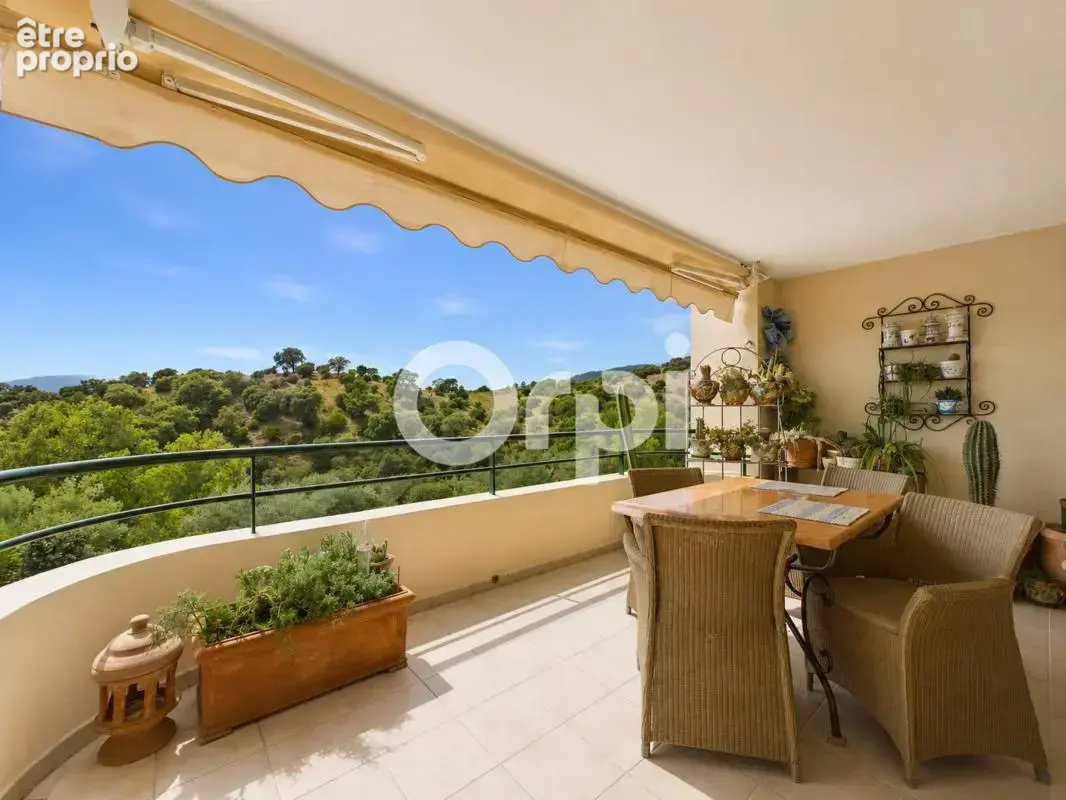 Appartement à MANDELIEU-LA-NAPOULE