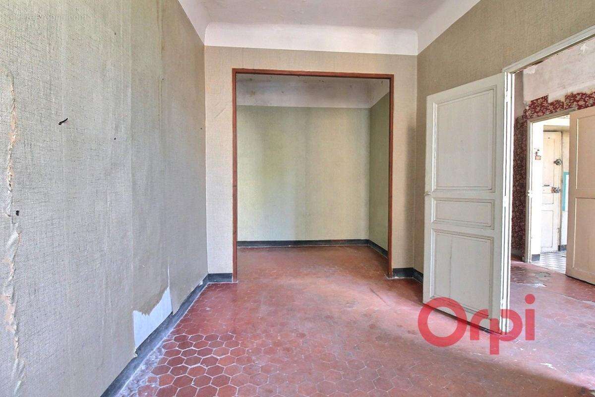 Appartement à MARSEILLE-7E