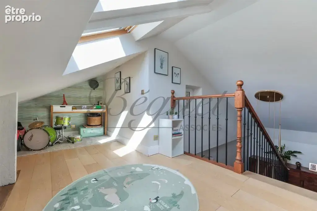 Vaucresson (92420) – Maison de charme de 210 m², 5 chambres, jardin paysager et terrasse – Terrain 396 m² - près de Paris, Hauts - photo 14