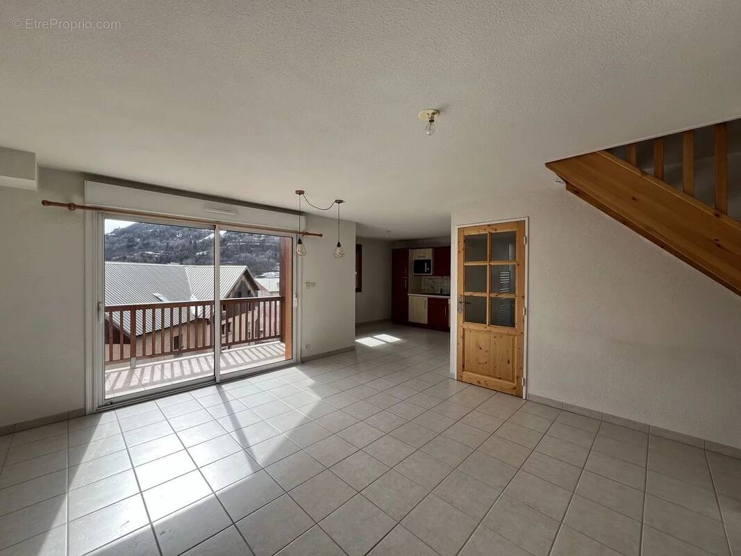 Appartement à LA SALLE-LES-ALPES
