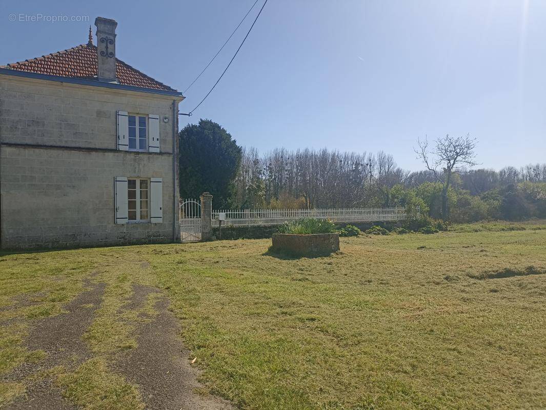 Maison à SAINT-FORT-SUR-GIRONDE
