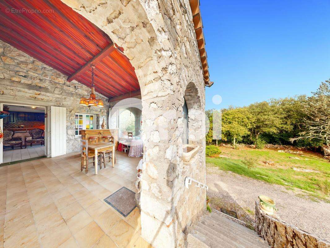 Maison à RUOMS