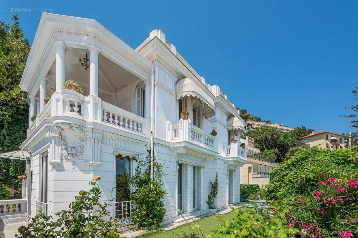Maison 170 m² à Roquebrune-Cap-Martin  - photo 2