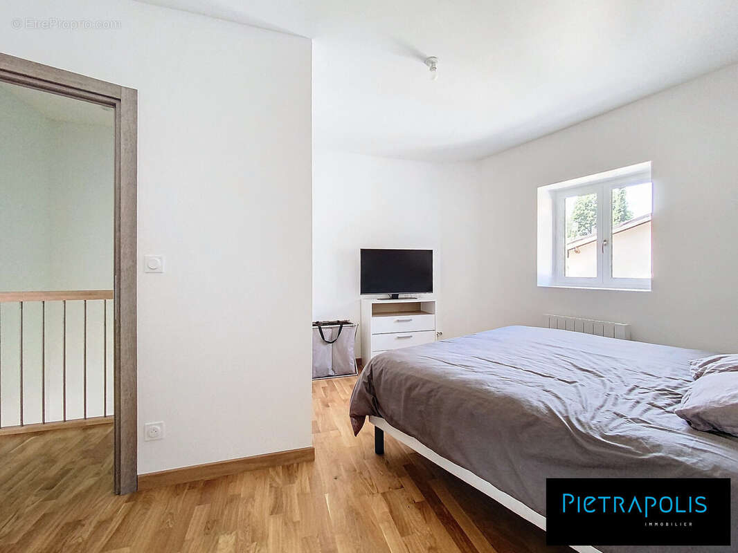 Appartement à GENAY