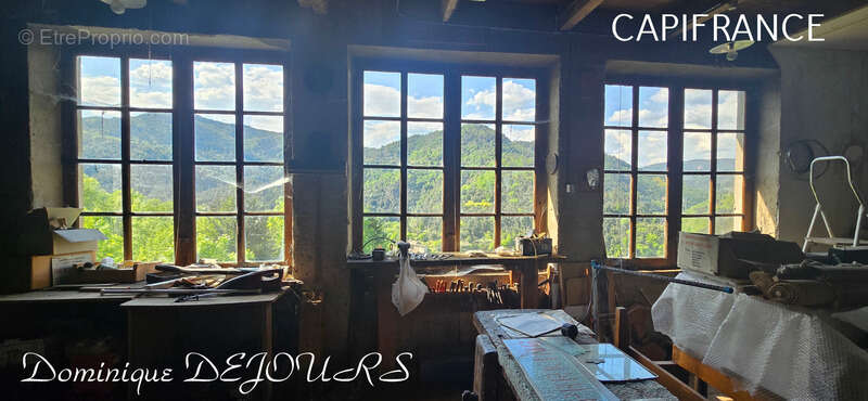 Maison à SAINT-SAUVEUR-DE-MONTAGUT