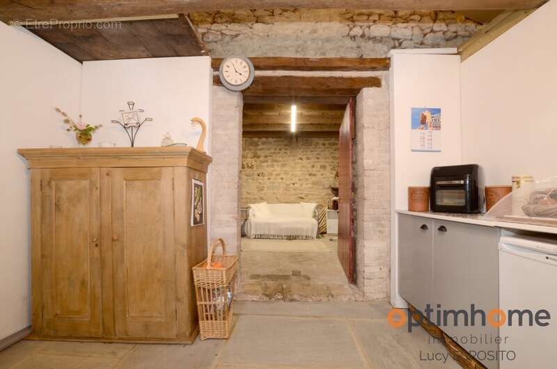  Charmante maison en pierre avec dépendance à rénover – Cœur de Saint-Laurent-de-Céris (Charente)  - photo 8