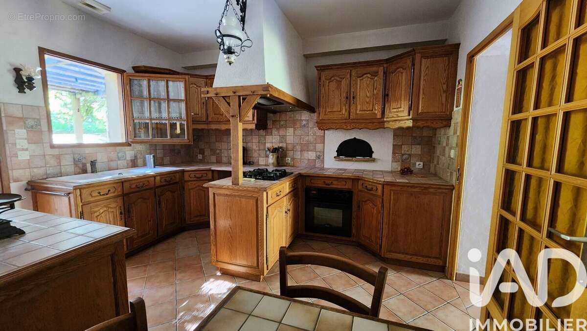 Maison 140 m² à Couze-Et-Saint-Front  - photo 8