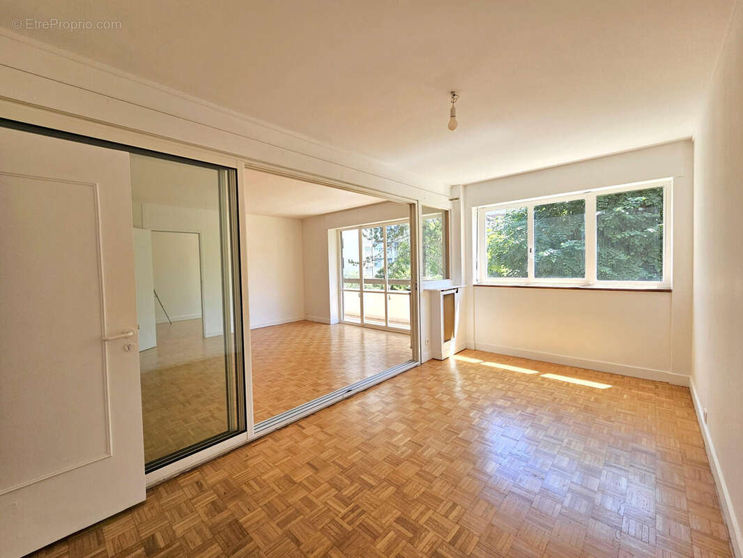 Quartier Petit Ivry - PARC  privé - 5p - Balcon - photo 4
