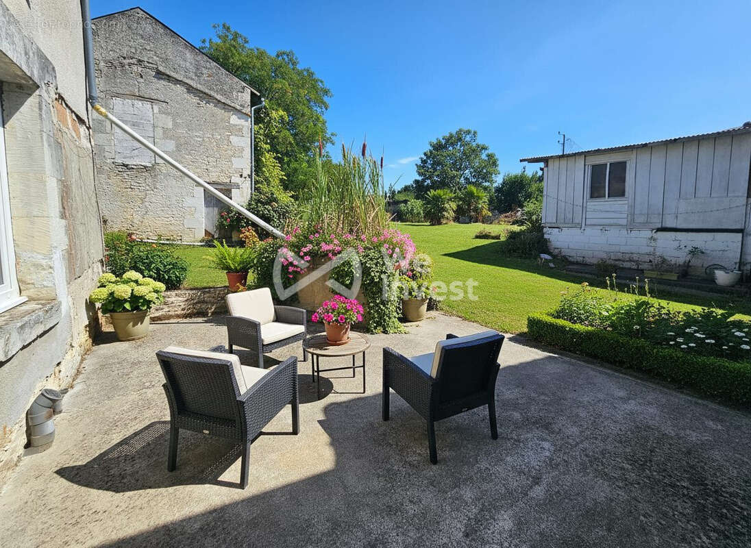 Maison 123 m² à Mirebeau  - photo 2