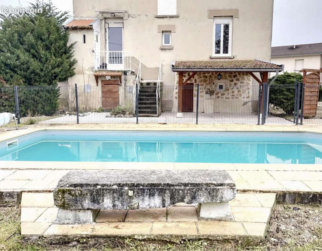 Maison à SAINT-PAUL-DE-VARAX