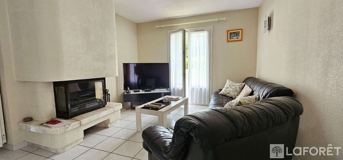 Maison à BUSSAC-SUR-CHARENTE