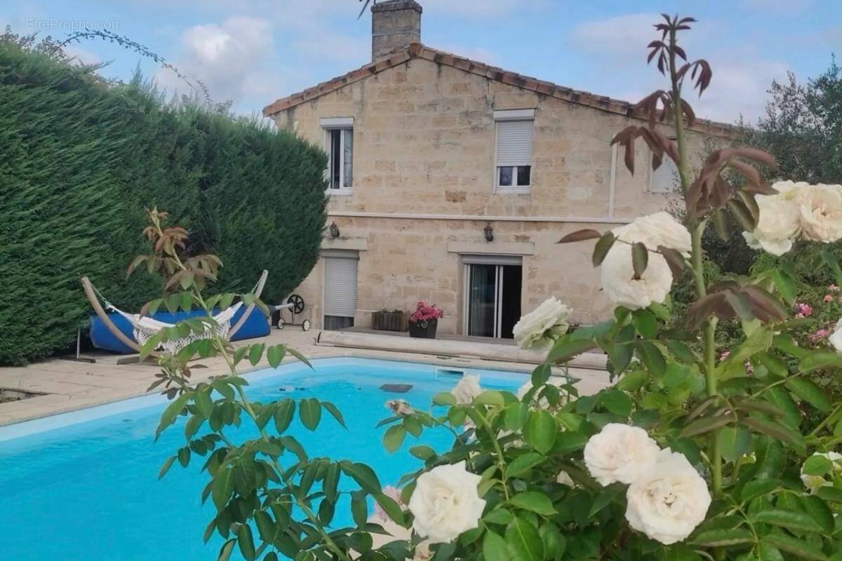 Maison à AMBARES-ET-LAGRAVE