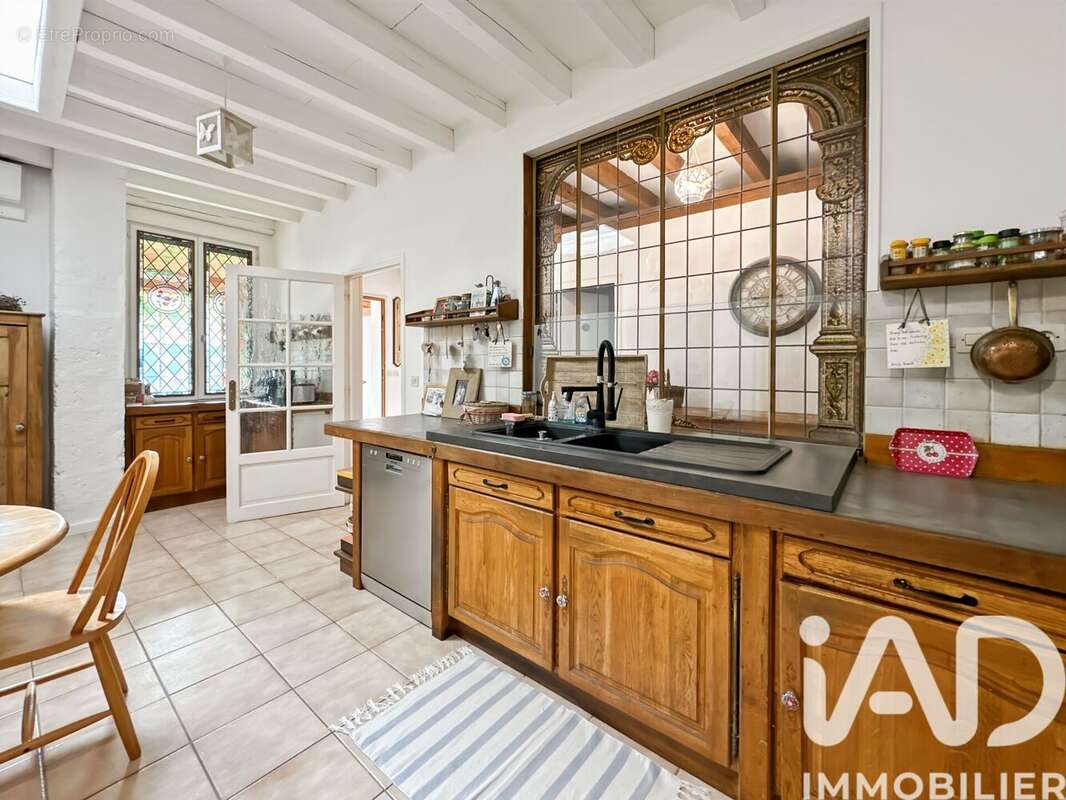 Maison 382 m² à La Chapelle-Sur-Oreuse  - photo 2