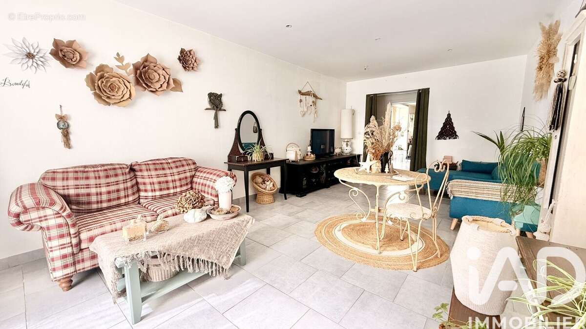 Maison 126 m² à Nieul-Le-Virouil  - photo 4