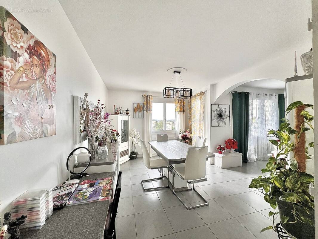Appartement à CHARVIEU-CHAVAGNEUX