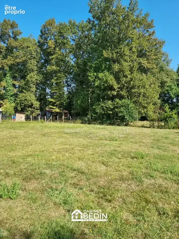 Terrain 1 297 m² à vendre à Roaillan (33210) - photo 1