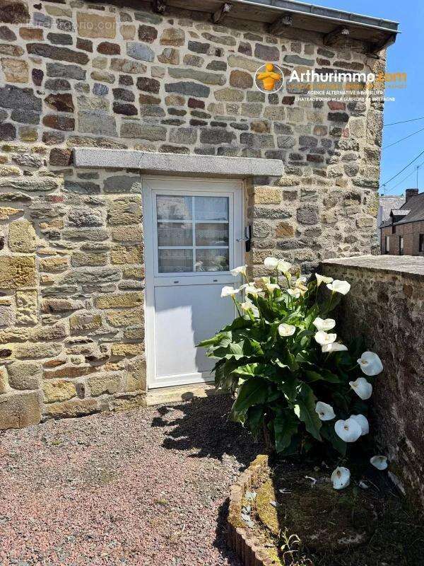 Maison de ville de plain-pied à La Guerche-de-Bretagne - photo 2