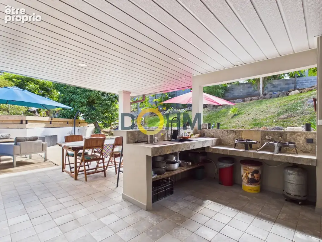 Villa T5 de plain-pied avec piscine chauffée et garage sur plus de 1 000 m2 de terrain - photo 6