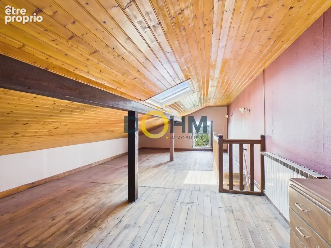 Maison mitoyenne à Auzat-la-Combelle   100 m2 habitables - photo 9