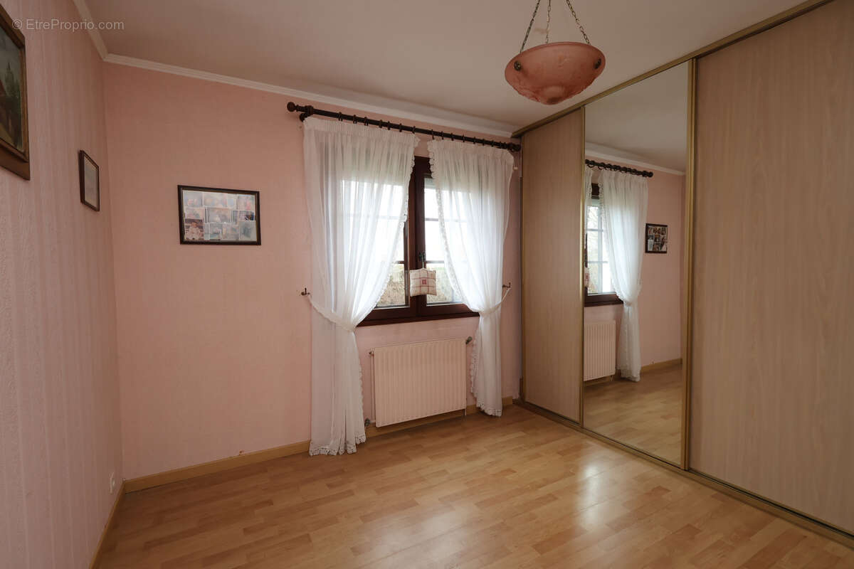 Maison à LOUVIGNY