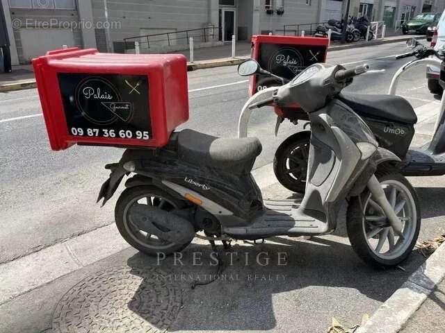 Juan les pins,  fonds de commerce  restaurant à vendre, terrasse cave et scooter - photo 15