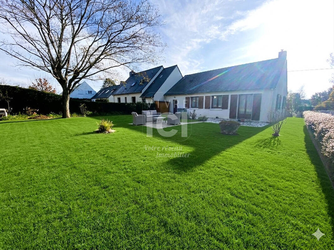 Maison à SAINTE-LUCE-SUR-LOIRE