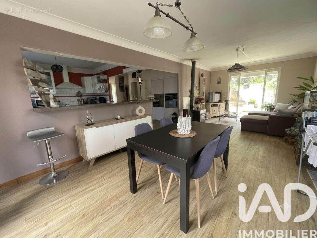Maison 125 m² à Satillieu  - photo 6