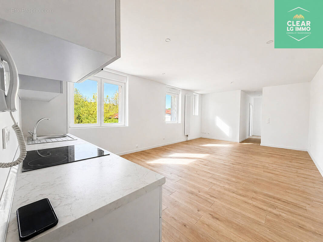 Appartement à SEMECOURT