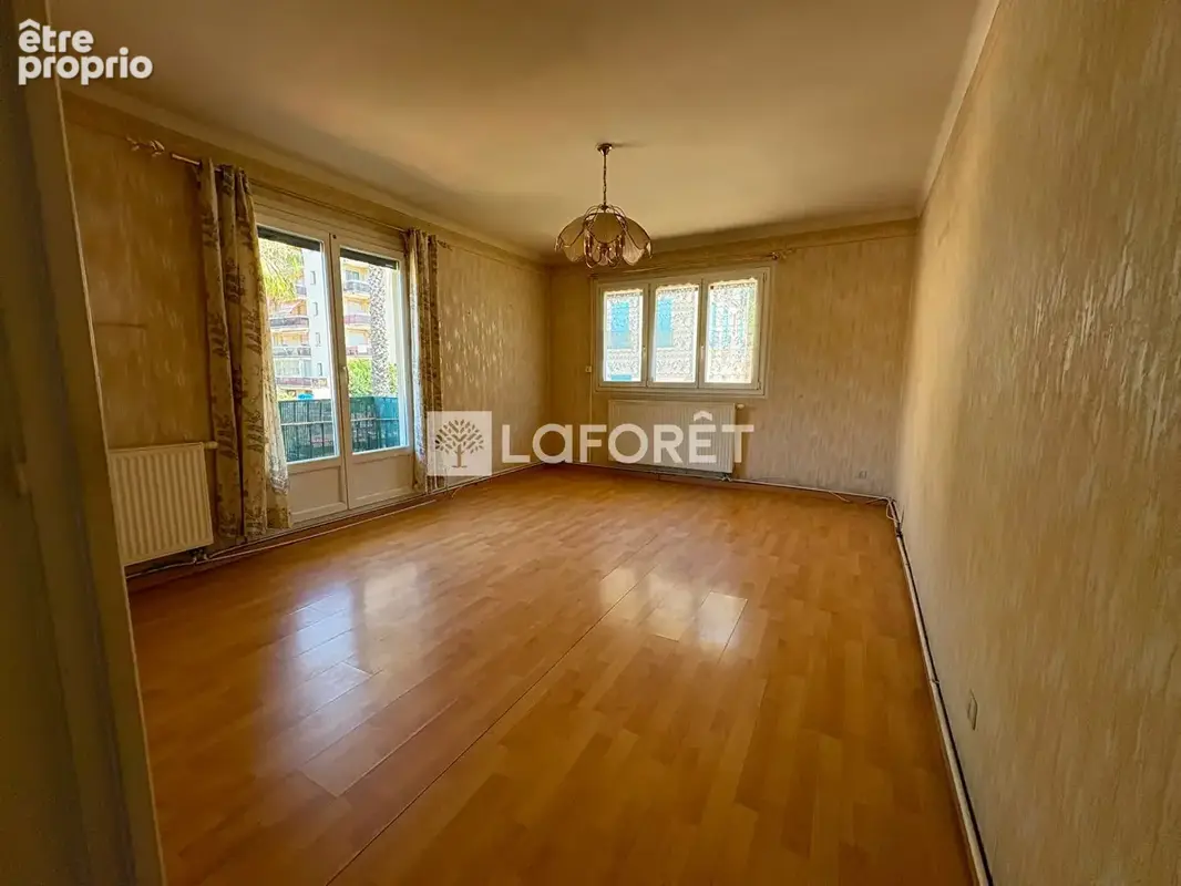 À vendre, appartement de 82 m² situé en rez-de-chaussée d'une copropriété calme et paisible à Amélie-les-Bains-Palalda. - photo 2