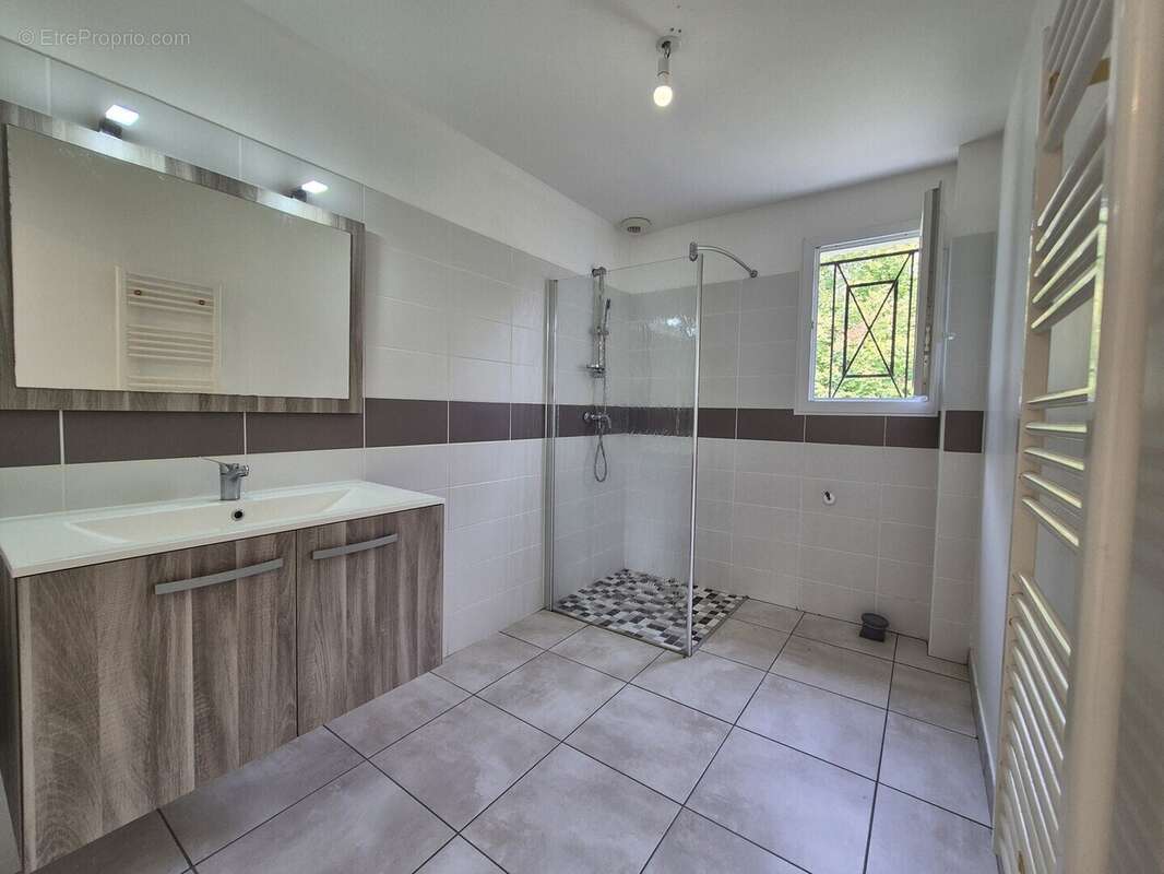 Maison 105 m² à Sainte-Livrade-Sur-Lot  - photo 6