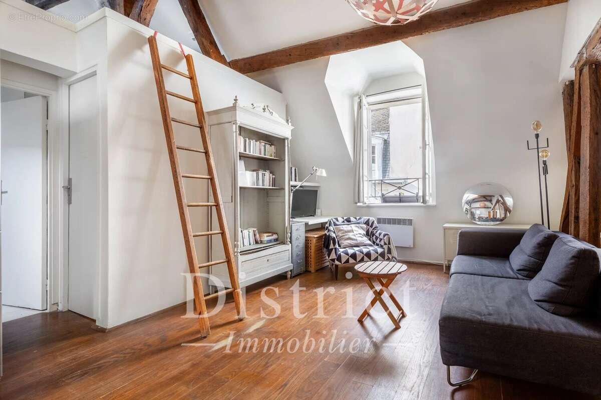 Appartement à PARIS-3E