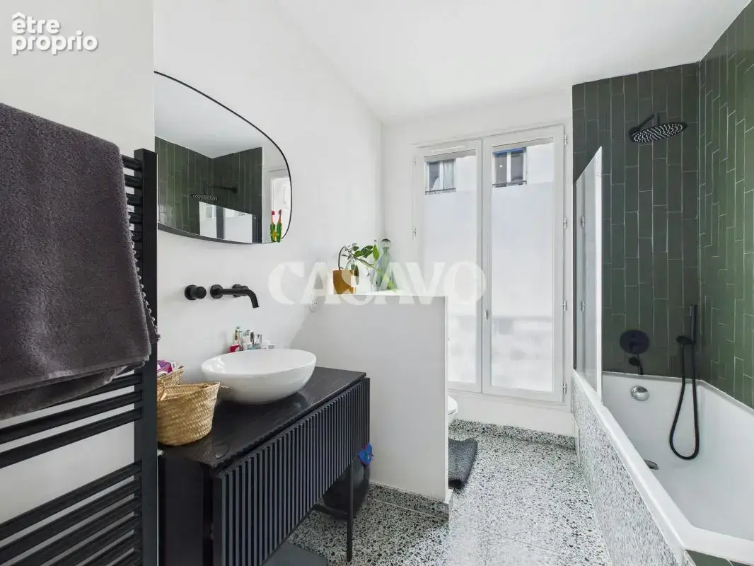 Vente Appartement 4 pièces de 65m² - 75010 Paris - photo 10