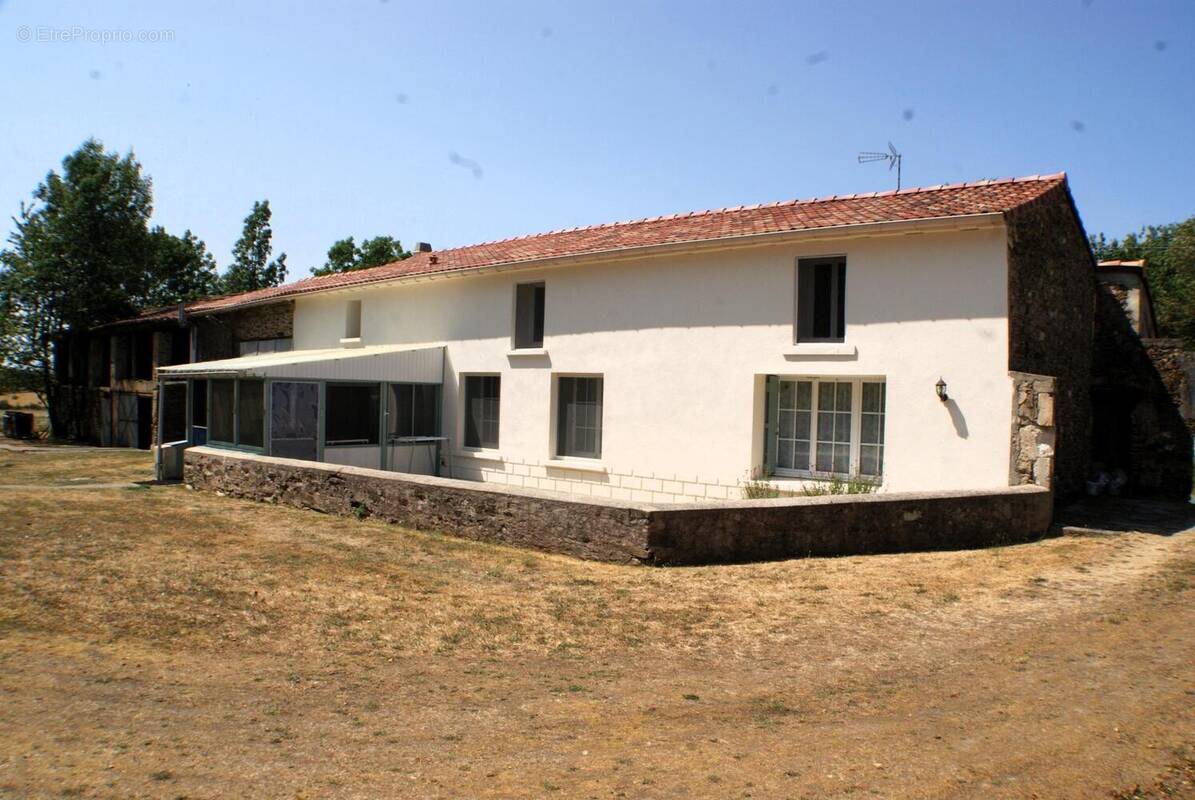 Photo 1 - Maison à SAINT-MAURICE-LE-GIRARD