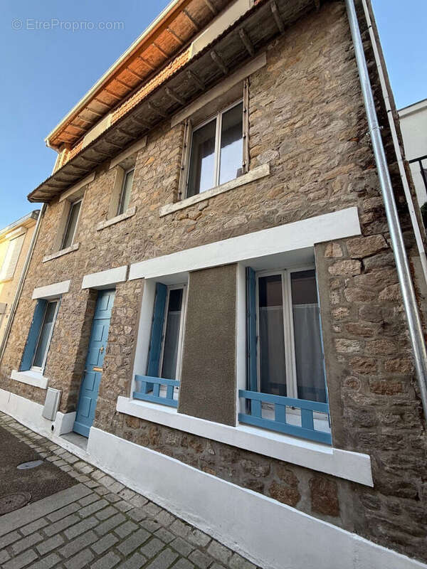 Maison à LE POULIGUEN