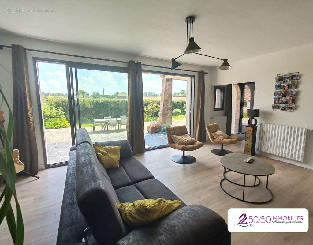 Maison 158 m² à Cleder  - photo 2