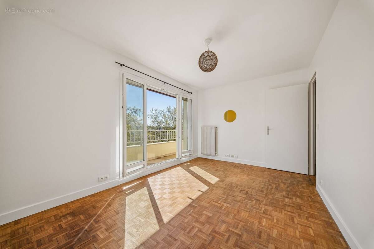 Appartement à BOURG-LA-REINE