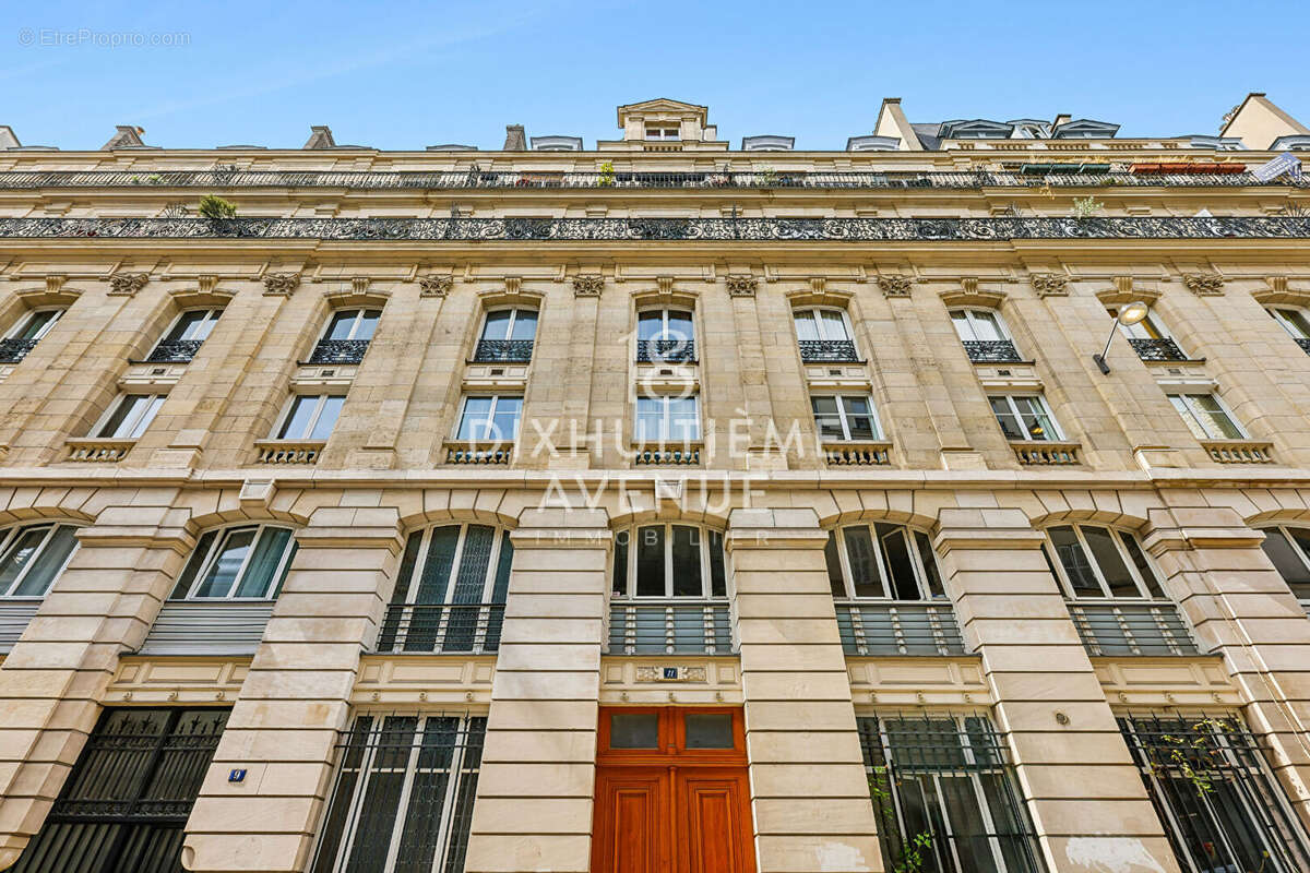 Appartement à PARIS-18E