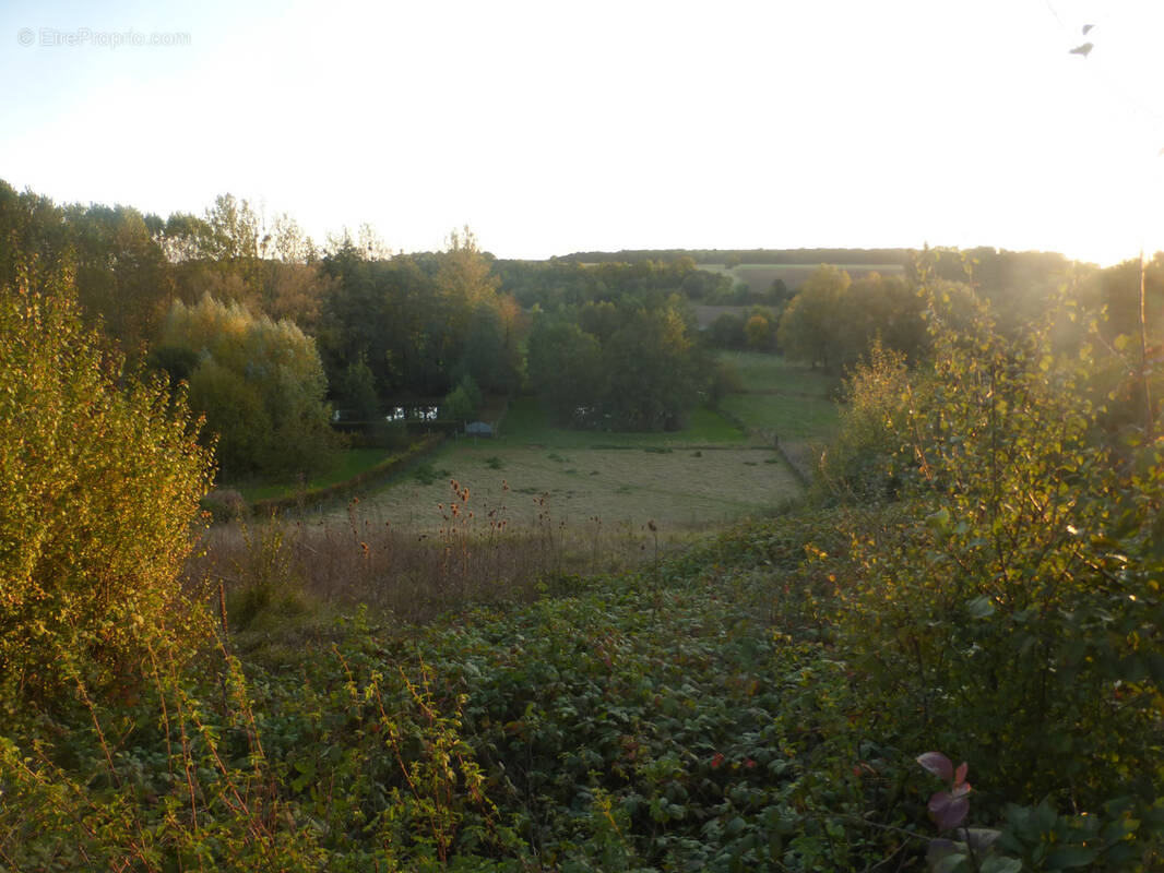 Terrain à AUX MARAIS